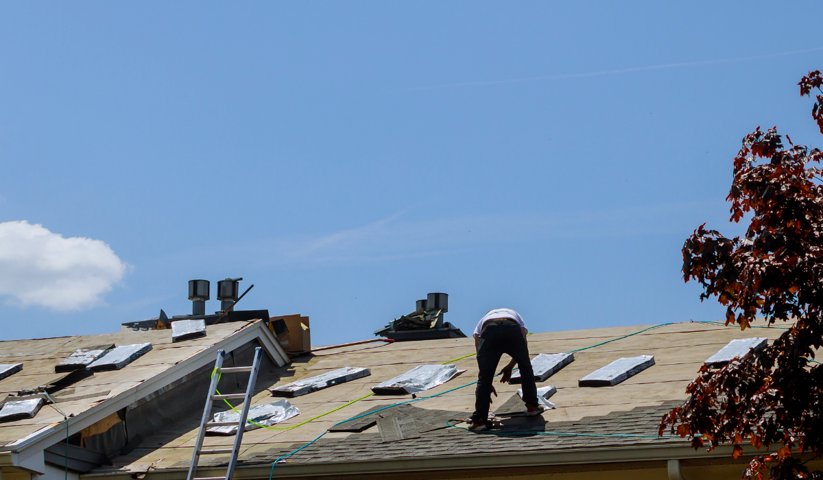 commercial roof repair contractor